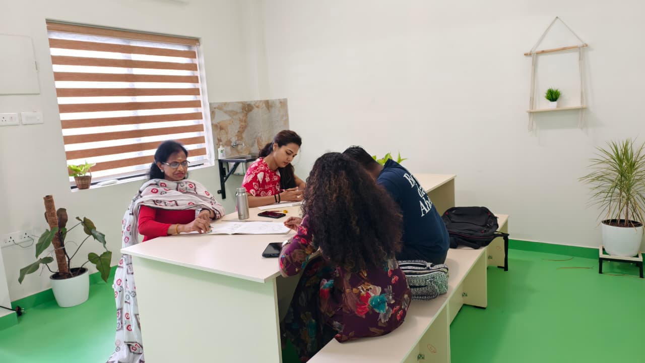 Mural painting class